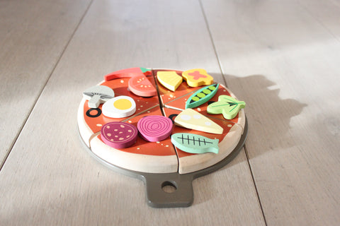 wooden toy pizza