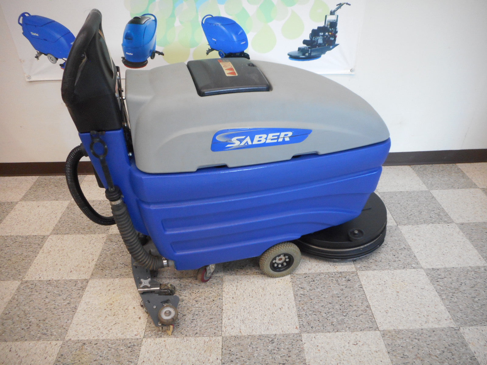 Reconditioned Windsor Saber 20 Floor Scrubber Self Propelled Scx20t