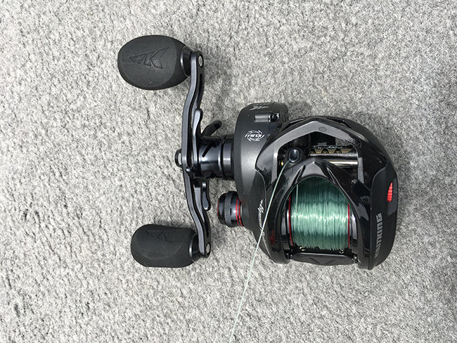 LEFT vs. RIGHT HAND – WHAT'S BEST For Fishing Reels – Keeping KastKing Lit  With Joel 