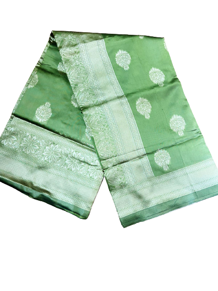 Captivating Silk Saree with Unstitched Blouse Piece (Color Mehendi Green)