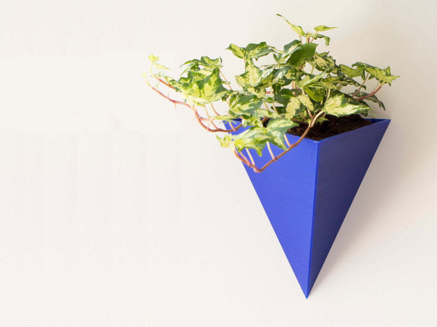 werkzaamheid Klein premie Driehoekige plantenbak in meerdere kleuren en maten – greendesk.shop