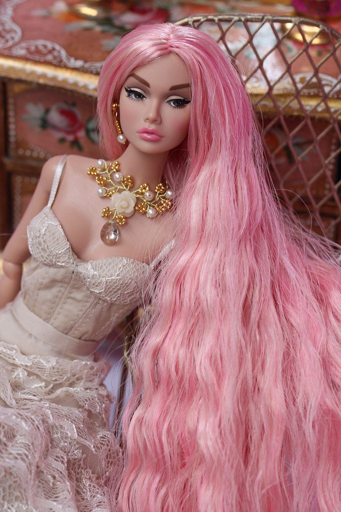 Барби с розовыми волосами. Поппи Паркер Pink. Поппи Паркер кукла. Кукла Поппи Паркер лимонад. Поппи Паркер «young Romantic».