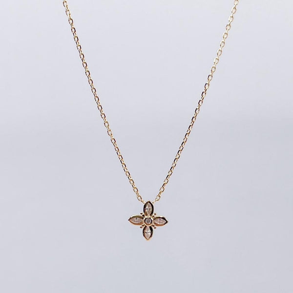 LOUIS VUITTON Pendentif Star Blossom Diamond Shell Necklace