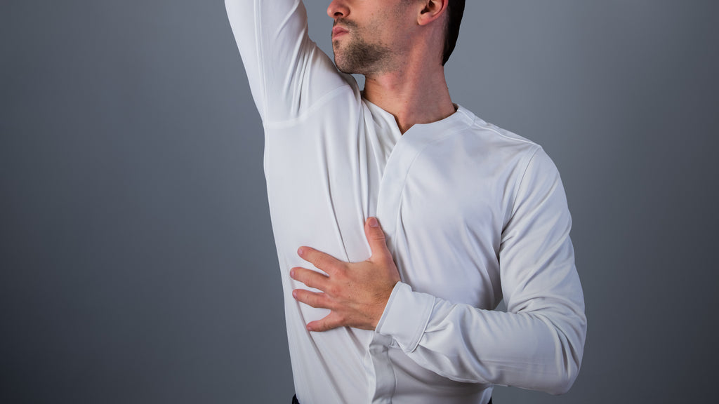 Man showcasing his dry armpits thanks to Cheegs NASA Heat Regulating Technology