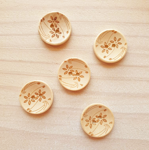 2-Hole Wooden Flower Buttons 