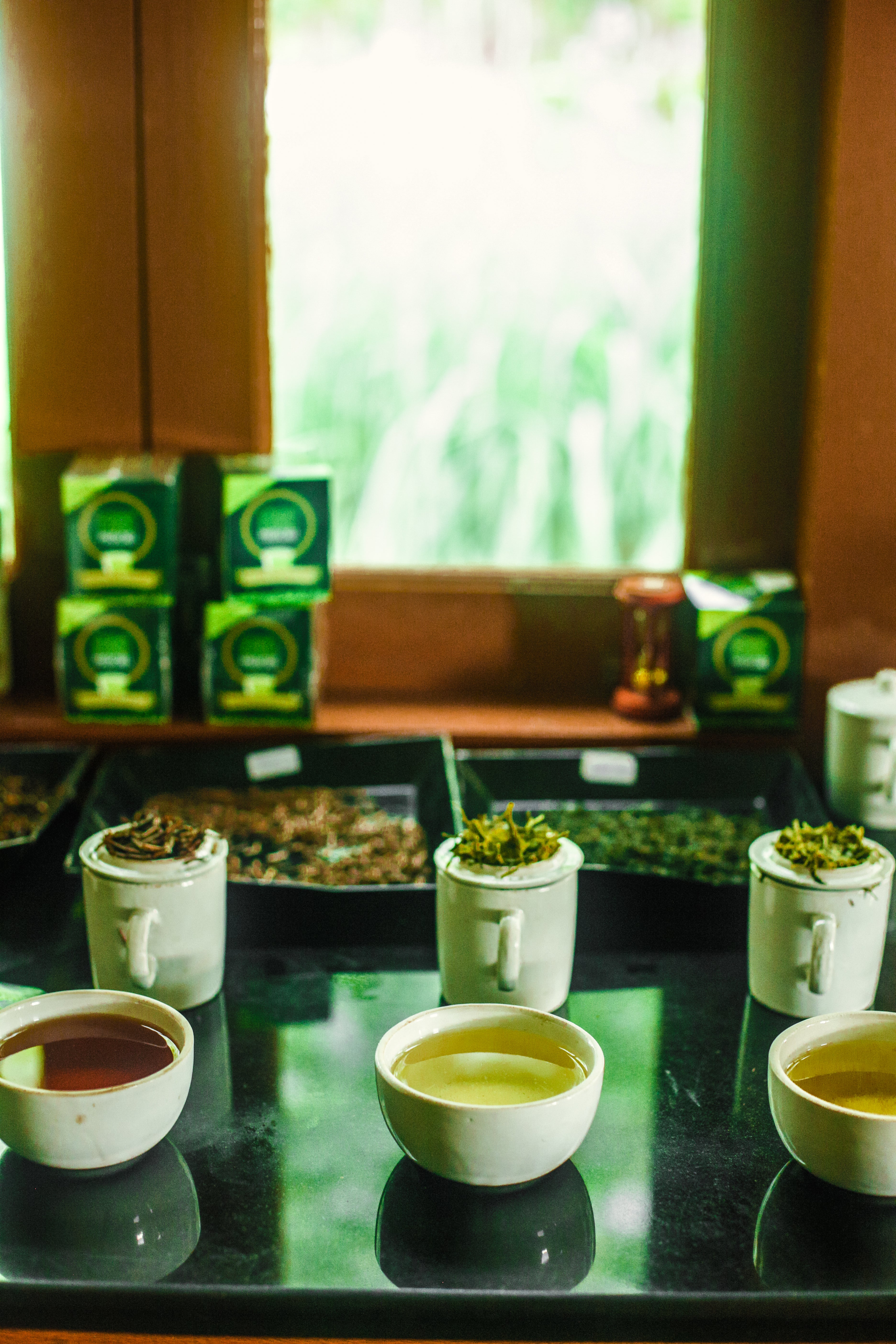 Loose leaf tea tasting setup – tea quality and freshness at Chai Point