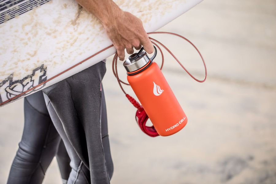 TikToker shows how to remove odors from a reusable water bottle