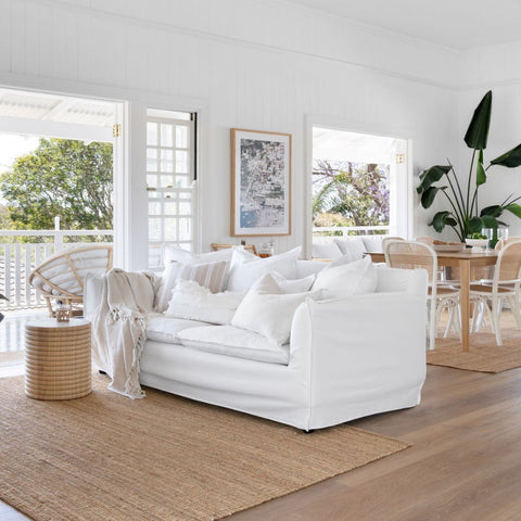 Modern-coastal-living-room