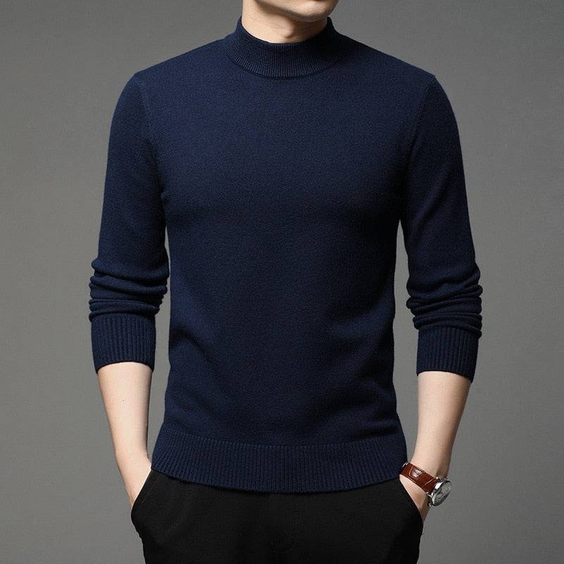 Men's casual turtleneck sweater with oversized zip hoodie and big watch in streetwear style4