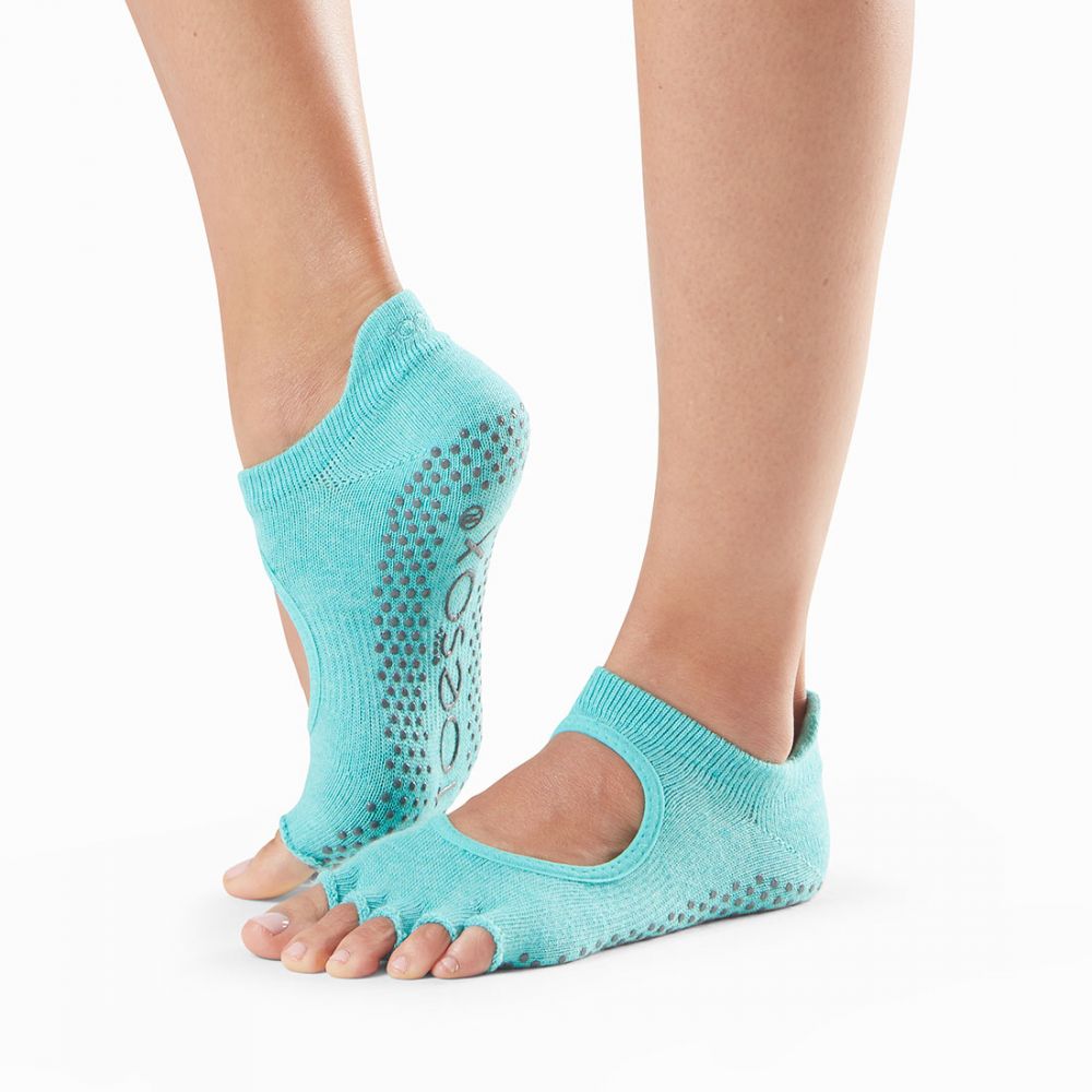 aqua socks with toes