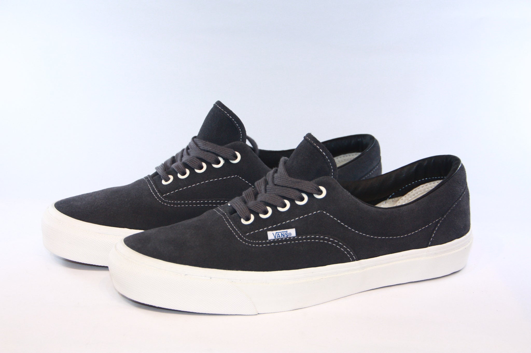 vans vault asphalt black