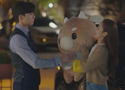 Kdrama present of hardworking cow to secretary Kim