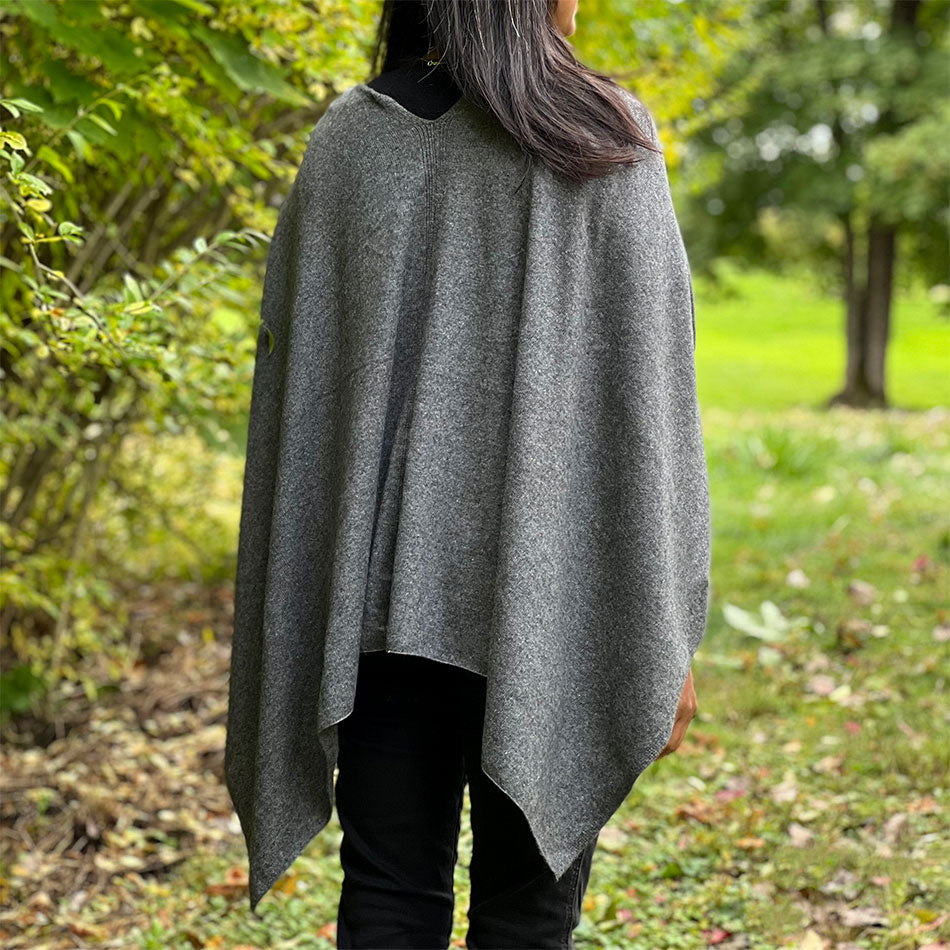 Luxurious Cashmere Poncho Charcoal, Nepal - Peace Collection