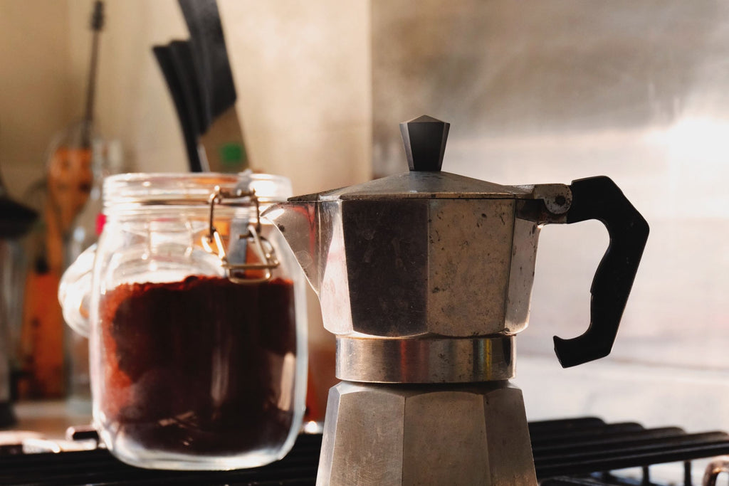 How To Use a Stovetop Moka Pot and A Simple Café Latte Recipe ☕