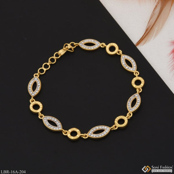 New Design Flower Girl Bracelets Brass Pearl Bracelet 18K Gold Bracelet  Women Jewelry - China Bracelet and Gold Bracelet price | Made-in-China.com