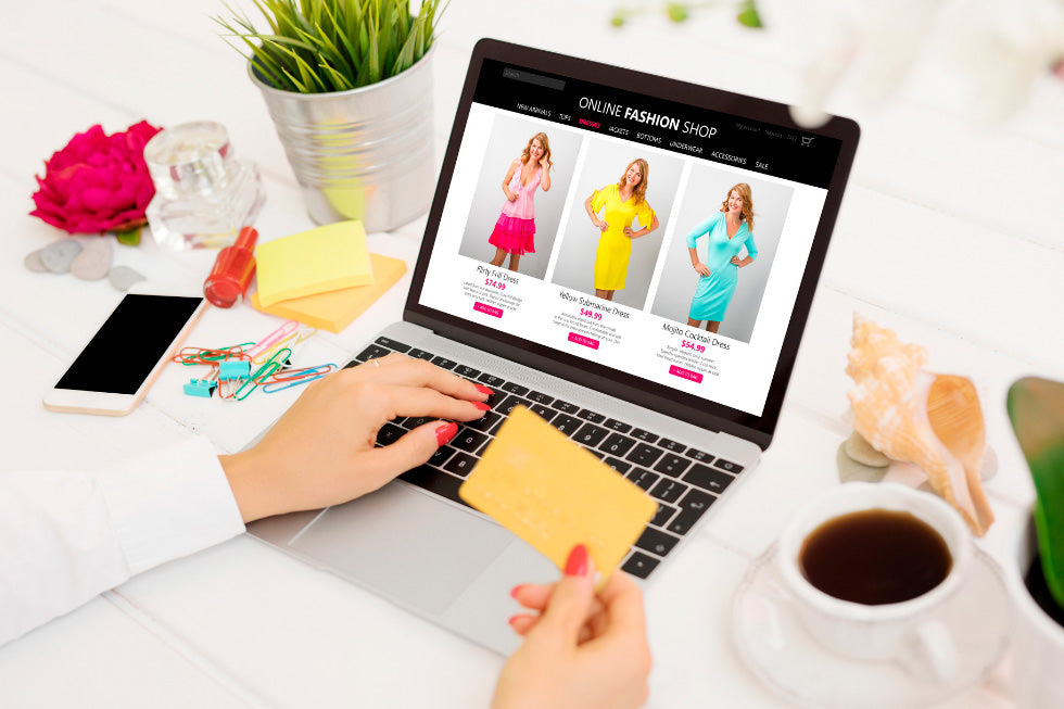 La magia detrás de las compras en línea y cómo vencer el miedo al online shopping - Liza Pons