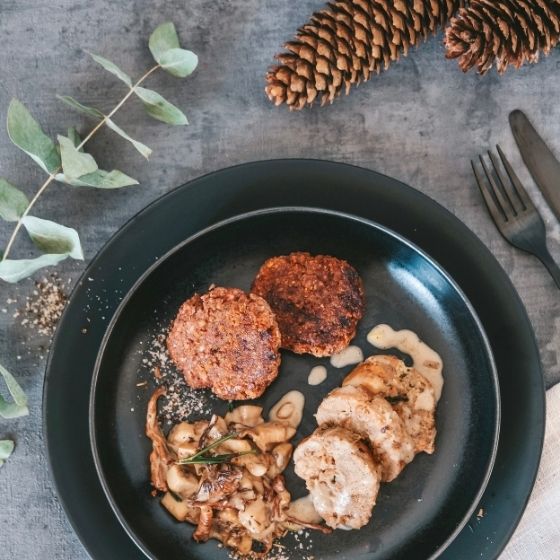 Autumnal meatballs with dumplings and mushroom sauce