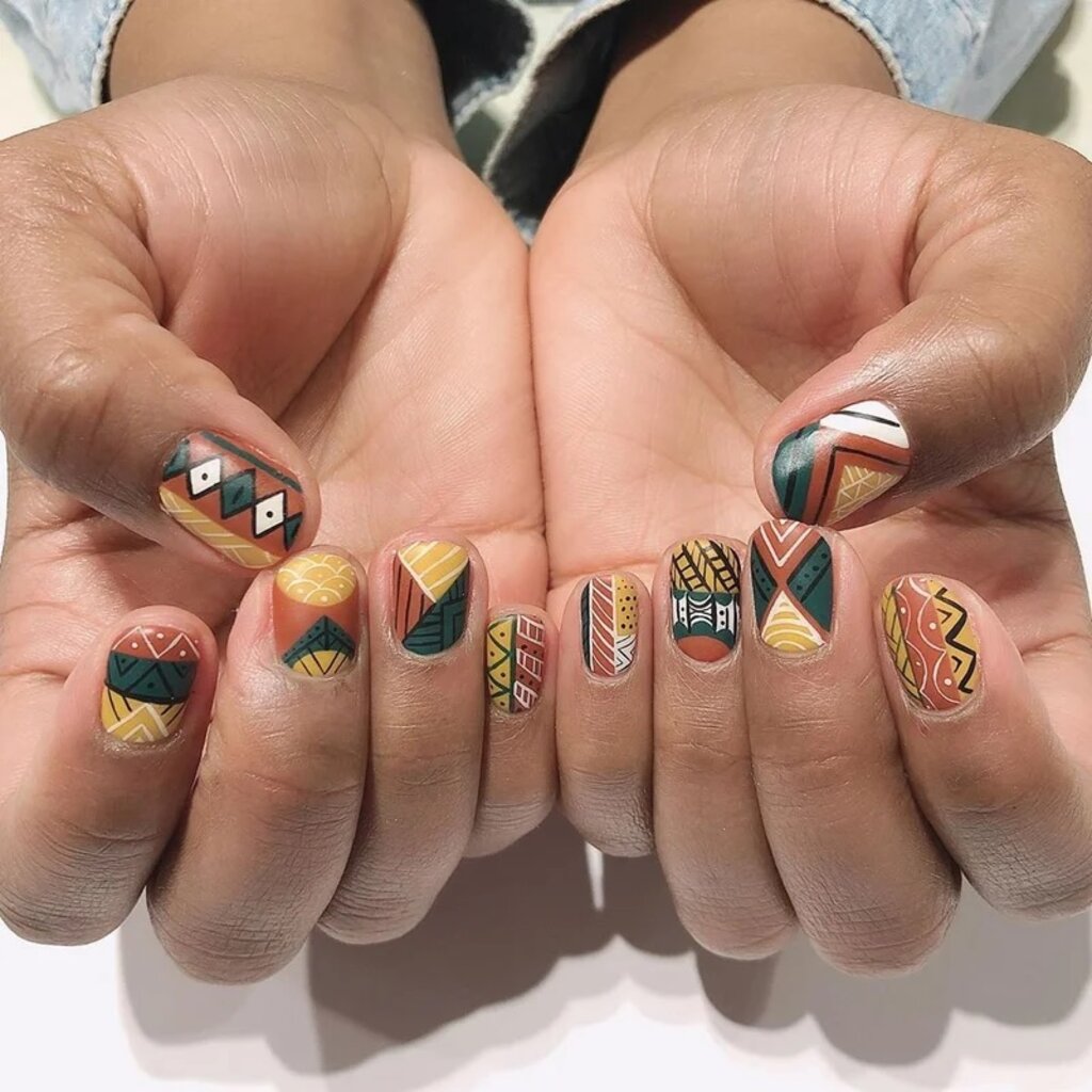 African-inspired Cloth Patterns for Nails