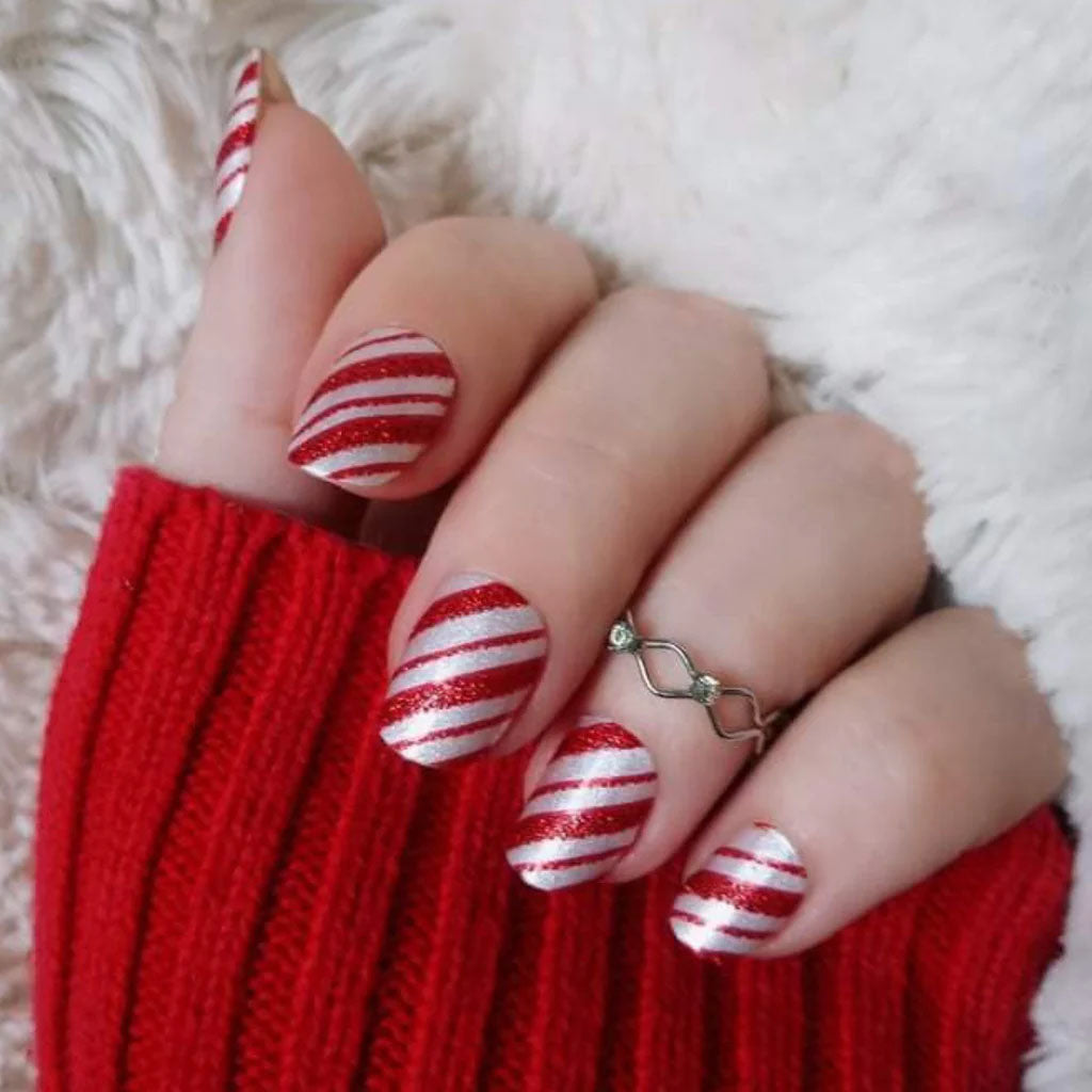 Glittery red gel nails for Christmas! : r/Nails