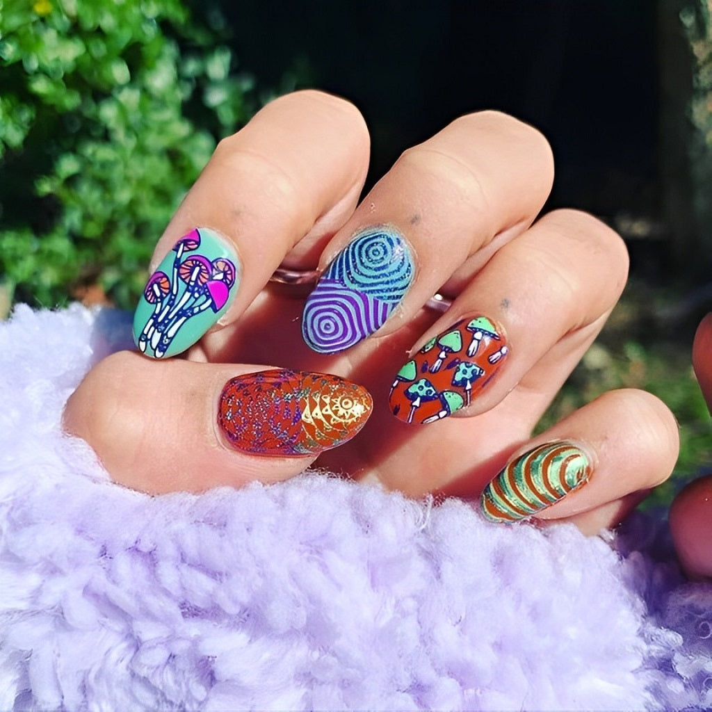 Trippy Mushroom Nails