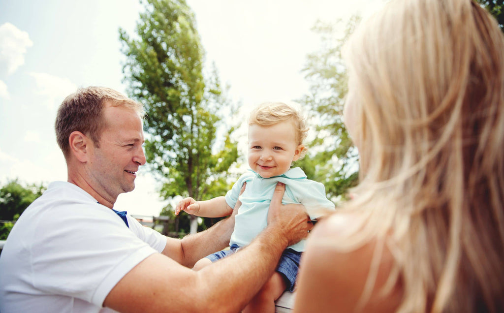 Kodėl tėčiai neturi padėti auginti vaikų Pagarbi Tėvystė tėvystės koučerė Renata Cikanaitė vaikų auginimas poros santykiai vaikų priežiūra tėčio vaidmuo šeimoje šeimos samprata tėtis ir sūnus tėtis ir dukra 4