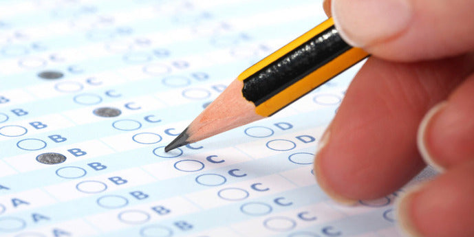 Candidate filling in a multiple-choice questionnaire