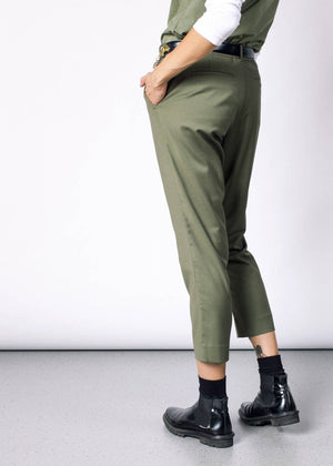 slim crop pants