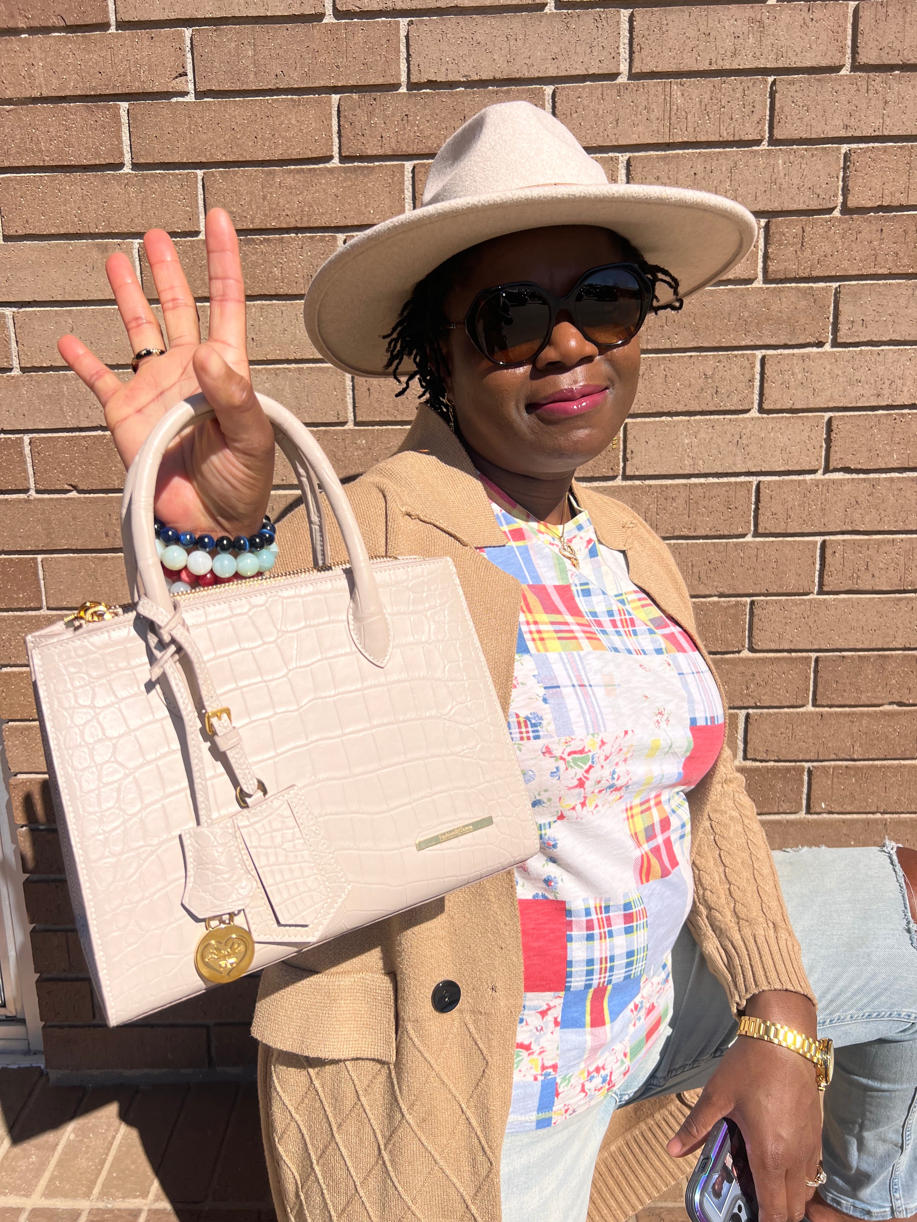 A women holding a handbag