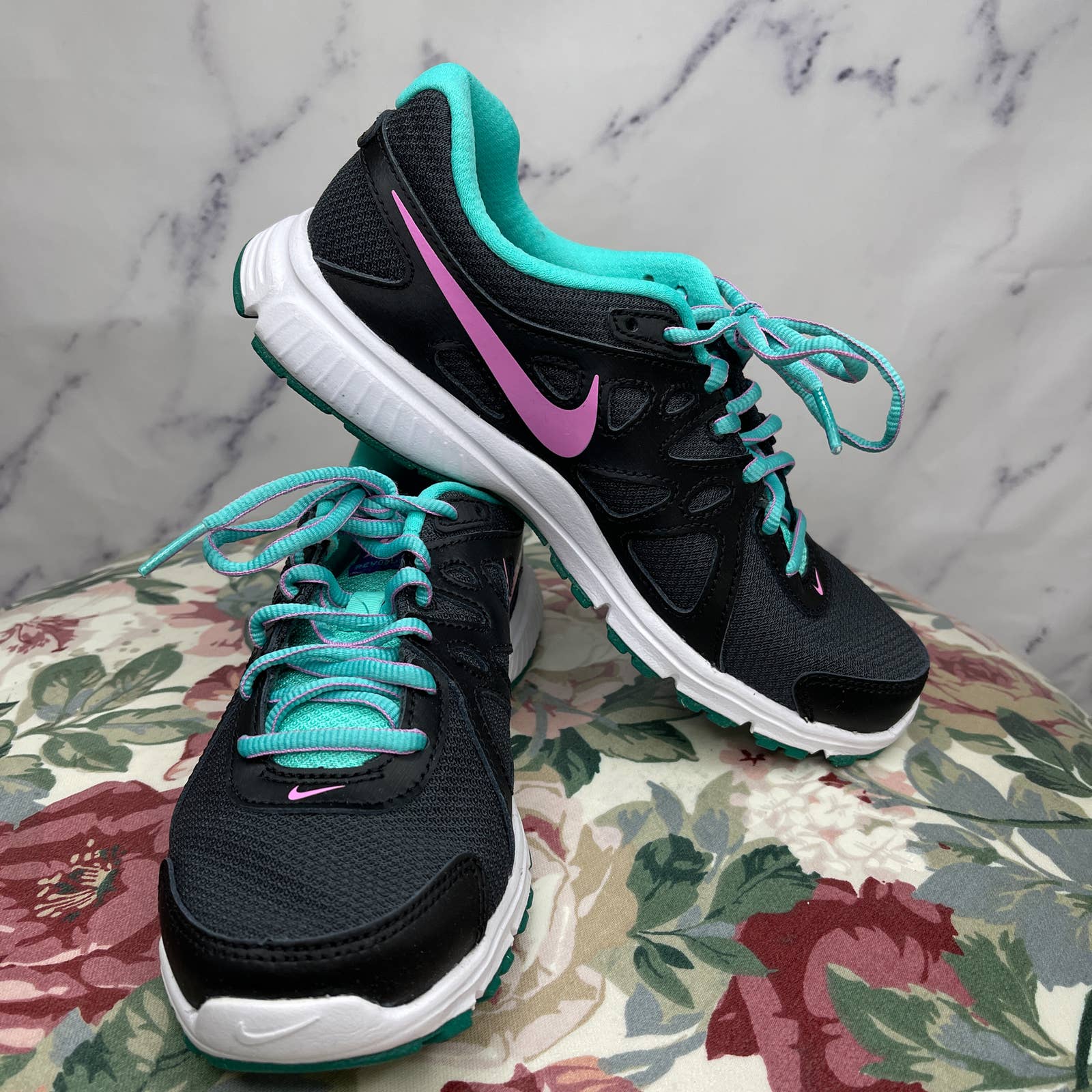 nike revolution 2 womens shoes