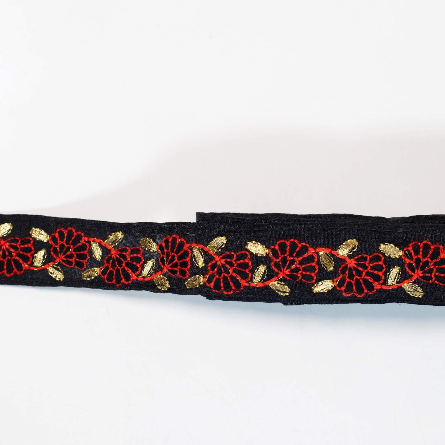 Black And Red Floral Pattern Zari Embroidery Tusser Silk Lace (9 Mtr) - Fabcurate