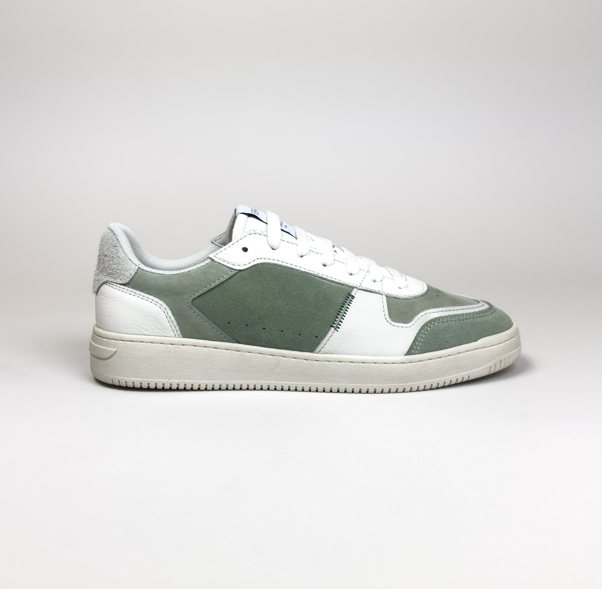 Se Errant Low Sneaker - Sage Green - Sko - Læder - Størrelse 42 hos Errant