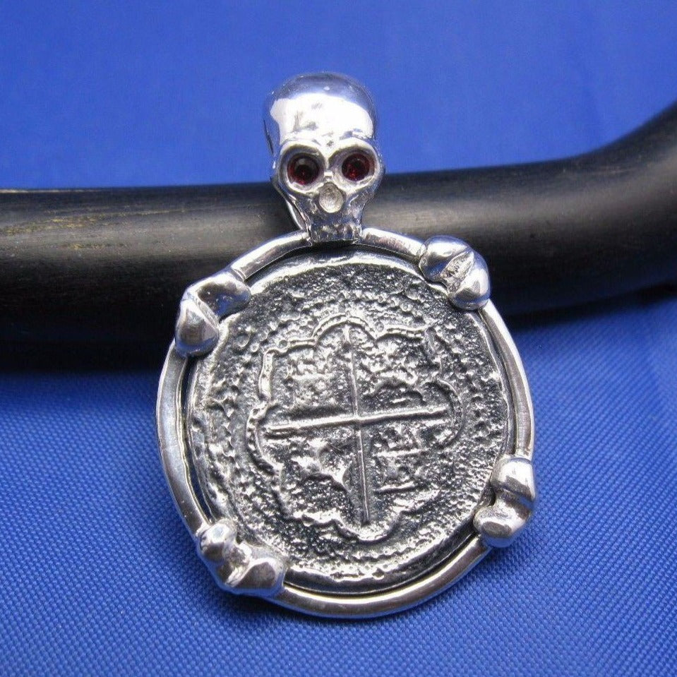 sterling silver pirate coin pendant with reproduction 1 reale treasu crisol jewelry crisol jewelry