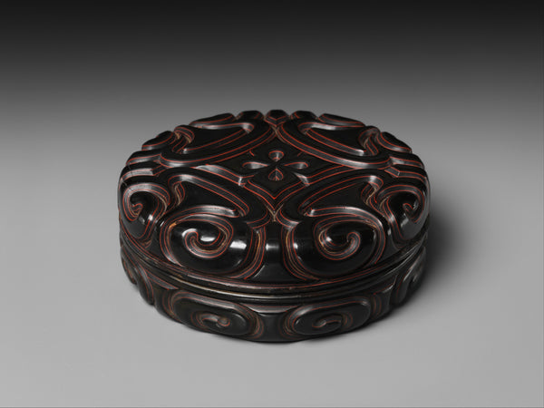 A black-and-red layered lacquer box from the Southern Song dynasty (1127–1271).  (Metropolitan Museum of Art)