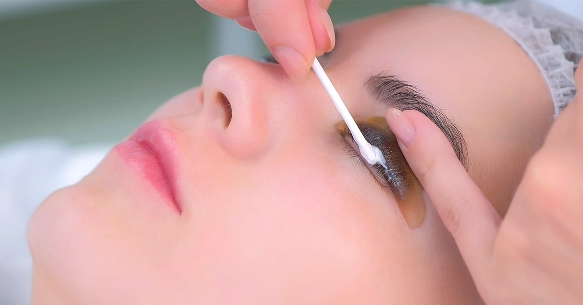 What Happens During The Lash Lift Process