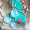 Collier "Leda" Calcédoine aqua - Illustrations & Bijoux fantaisie ClairObscur Art