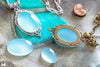 Collier "Leda" Calcédoine aqua - Illustrations & Bijoux fantaisie ClairObscur Art