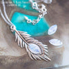 Collier "Plume" Pierre de Lune Arc-en-ciel - Illustrations & Bijoux fantaisie ClairObscur Art