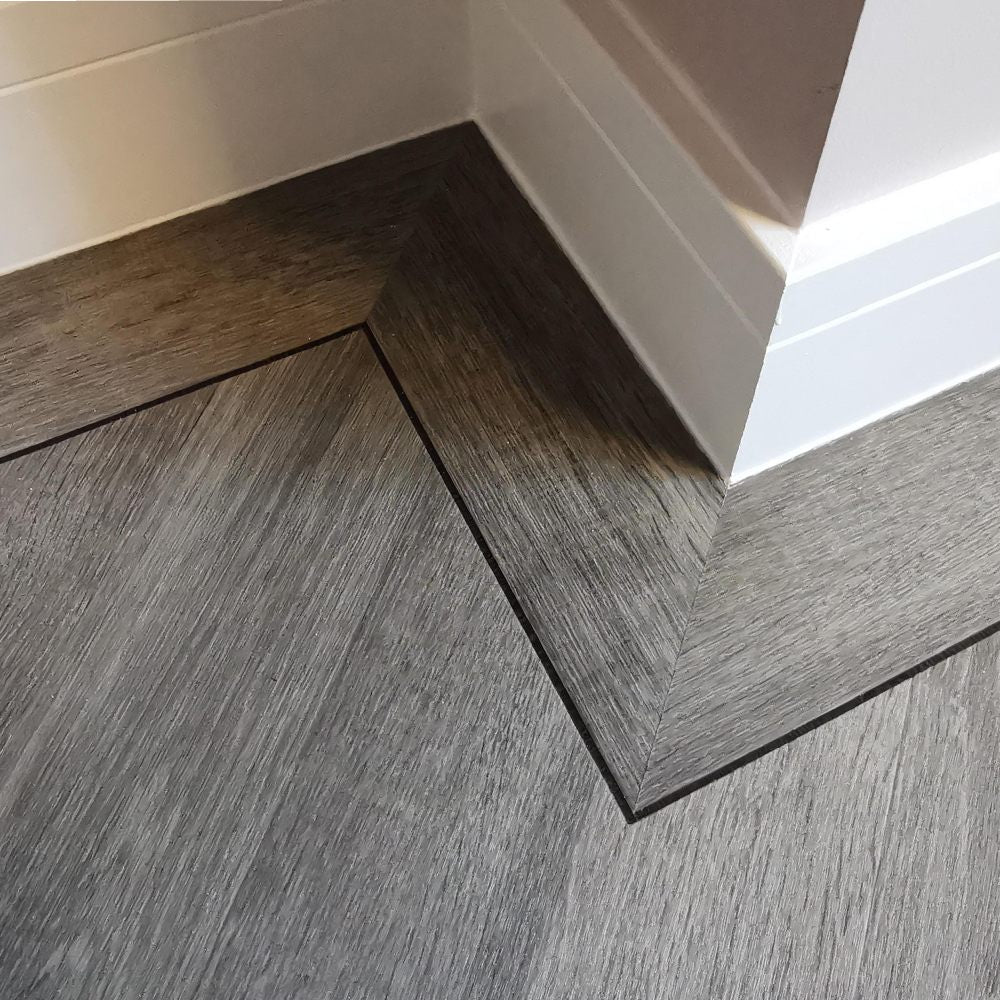 Amtico Vs Karndean LVT - Amtico Spacia Xtra Sash Oak SS5W3032