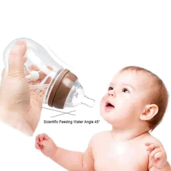 baby milk feeding