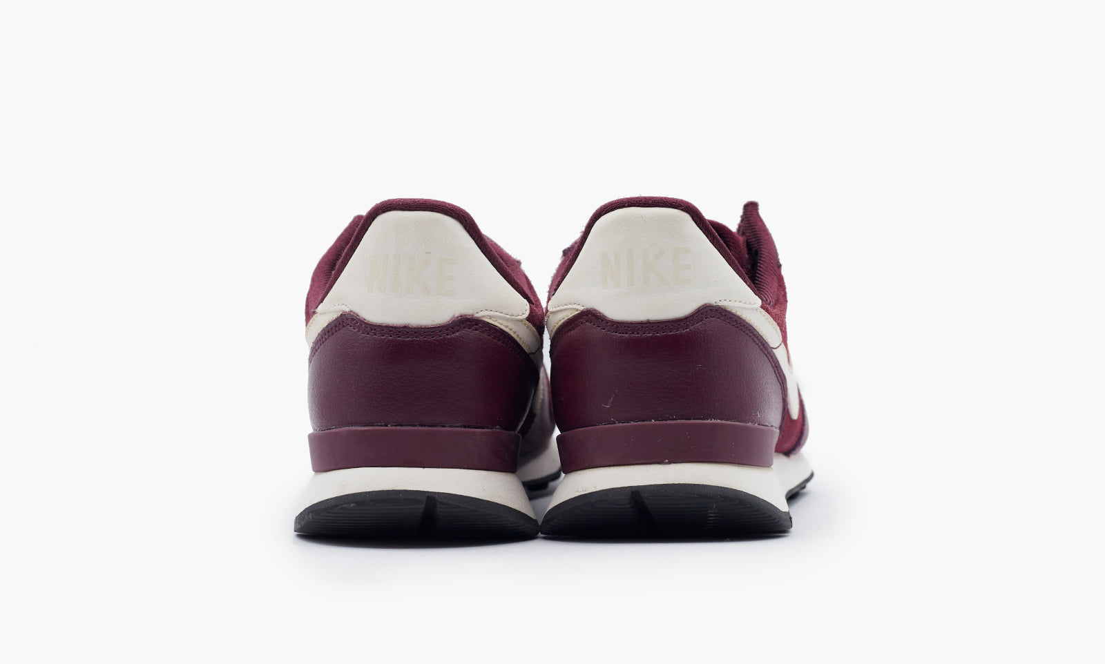 Intacto Mirar furtivamente rumor Nike Air Pegasus 83 ID Burgundy White | PRE-OWNED | Archive Sneakers