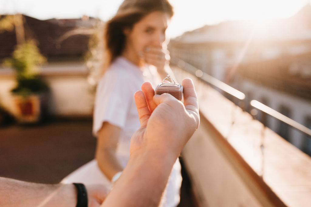 Proposing with a lab grown diamond engagement ring