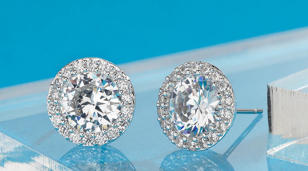 Halo lab grown diamond earings