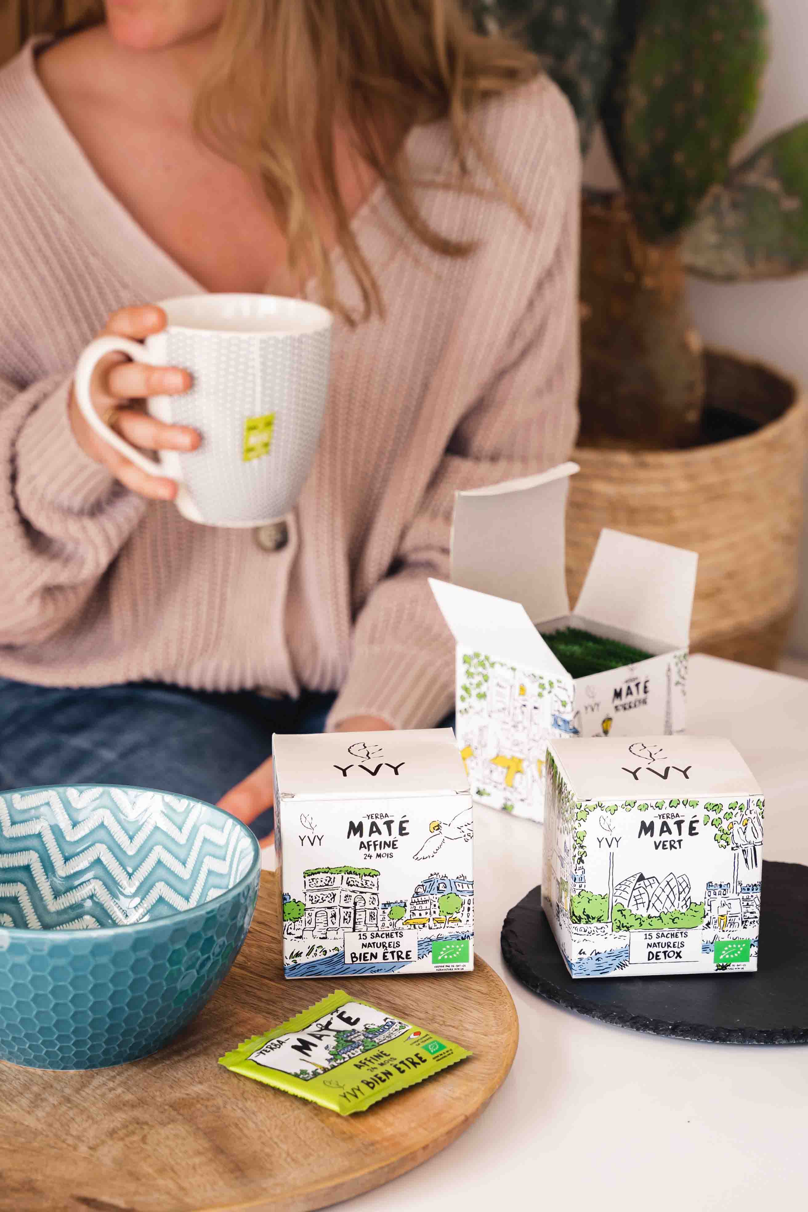 Thé Yerba Mate Amérique Du Sud Dans Une Tasse De Maté Bois Avec