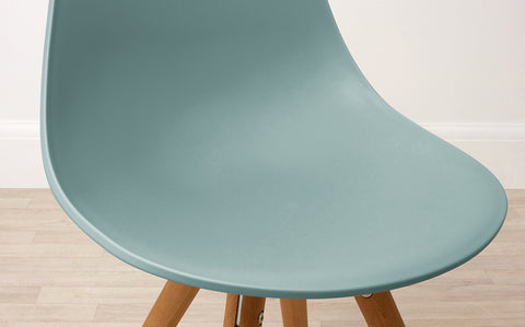 finn plastic dining chair