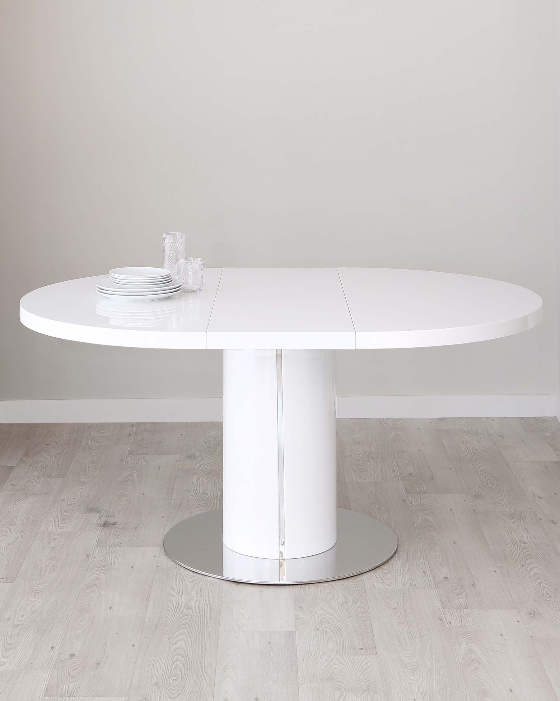 Small Extending Gloss White Dining Table From Danetti