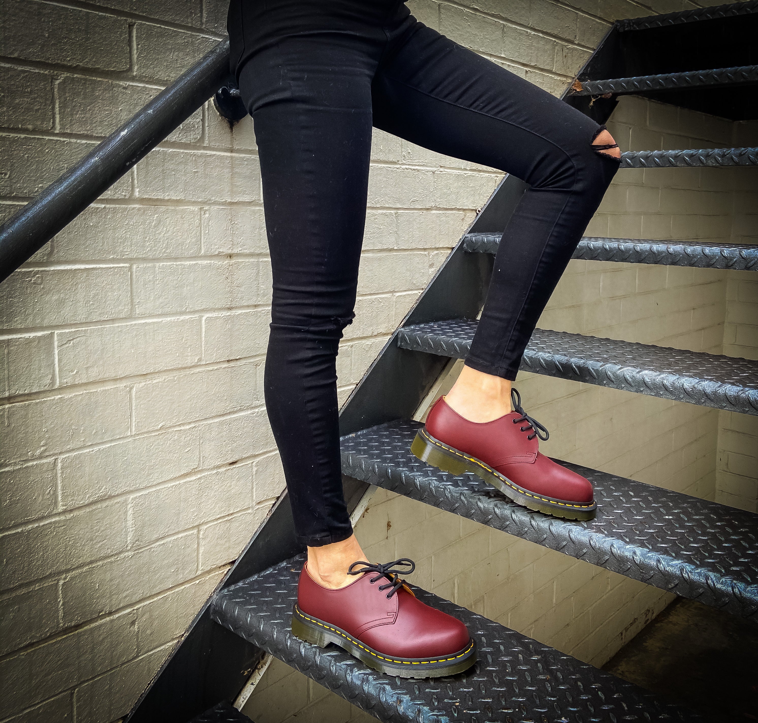 dr martens 1461 smooth cherry red