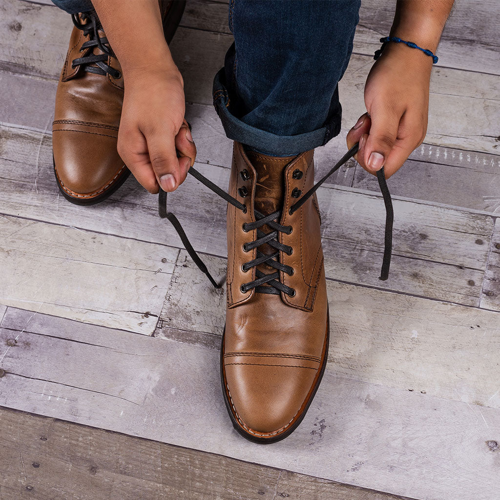 Flat Waxed Cotton Boot Laces in Brown 