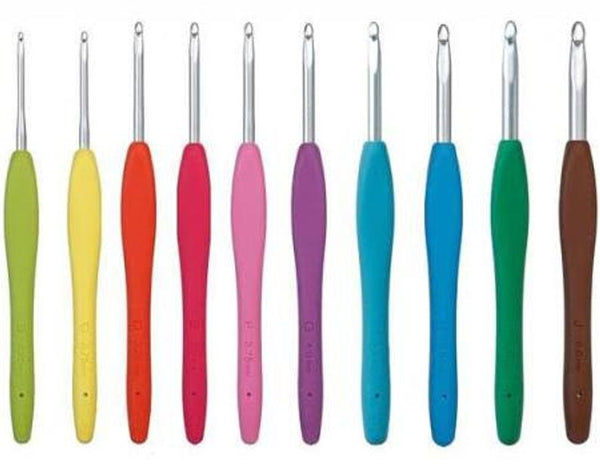  Clover 43-405 Crochet Hook Set, 10 Pieces, 3 Pieces, Mini  Scissors, Knit Gauge, Crochet Case