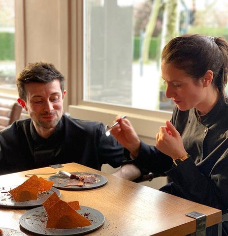 Candice et Antoine déguste le dessert Empreinte