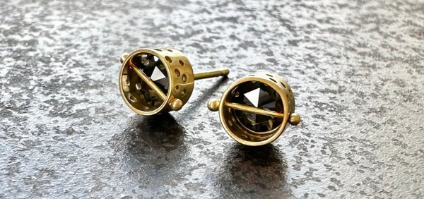 CAPTURED BLACK DIAMOND STUDS